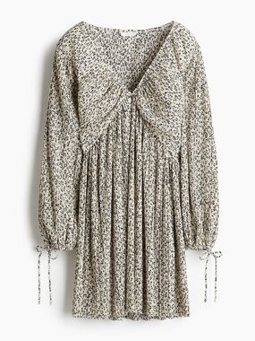 NWT H&M Pleated V-Neck Long Sleeve Dress